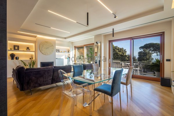 appartamento in vendita a Napoli in zona Posillipo