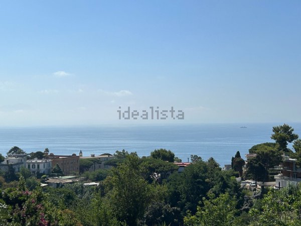 casa indipendente in vendita a Napoli in zona Posillipo
