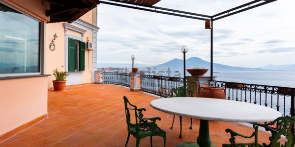 appartamento in vendita a Napoli in zona Posillipo