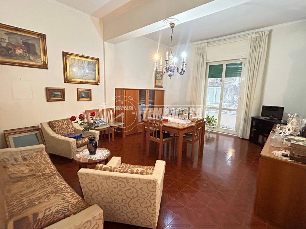 appartamento in vendita a Napoli in zona Stella