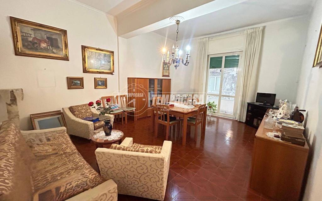 appartamento in vendita a Napoli in zona Stella