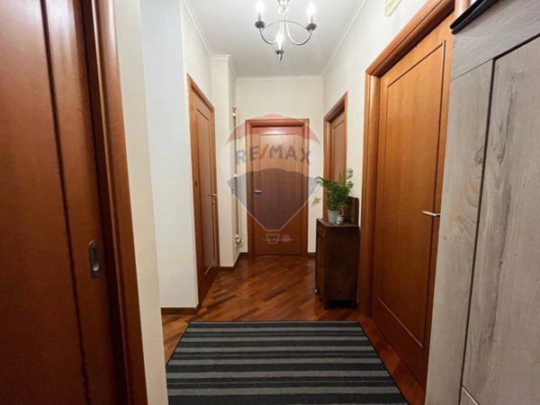 casa indipendente in vendita a Napoli in zona Piscinola