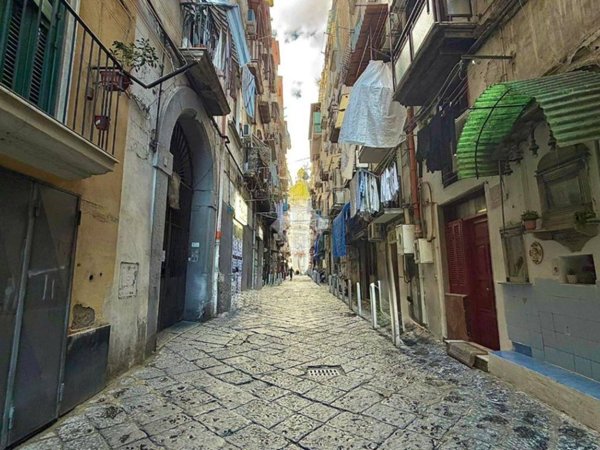 appartamento in vendita a Napoli in zona Stella