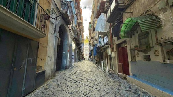 appartamento in vendita a Napoli in zona Stella