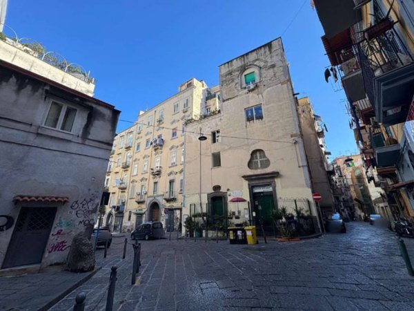 appartamento in vendita a Napoli in zona San Lorenzo