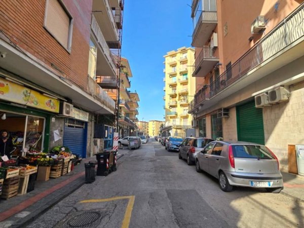appartamento in vendita a Napoli in zona Fuorigrotta