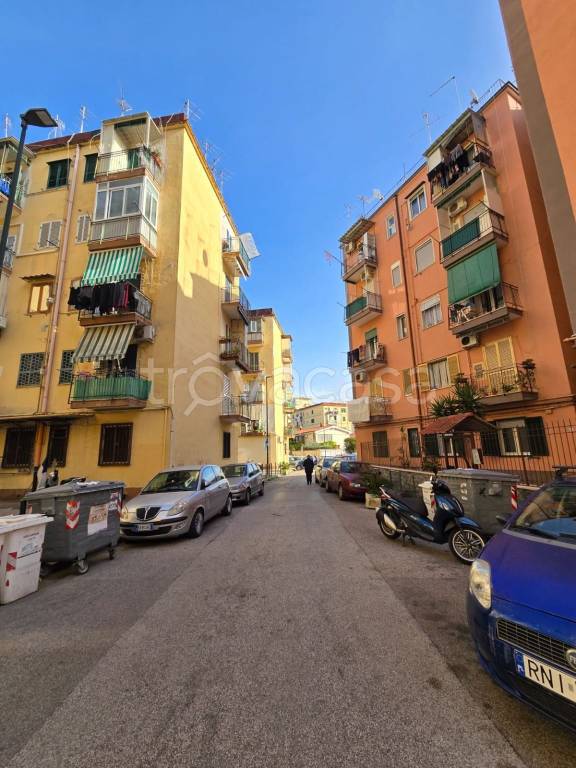 appartamento in vendita a Napoli in zona Fuorigrotta