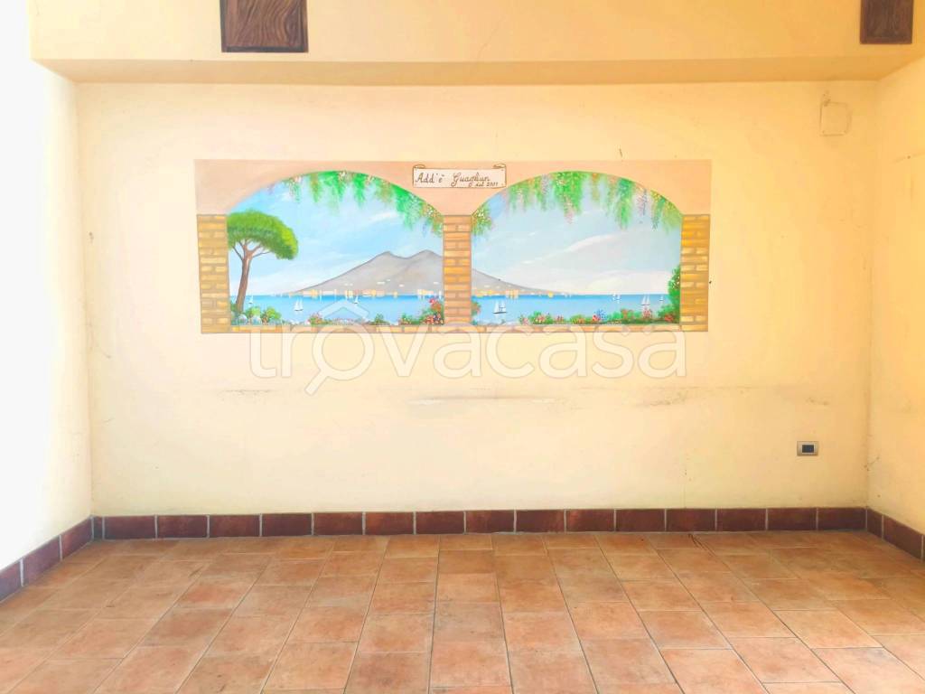 negozio in vendita a Napoli in zona Soccavo