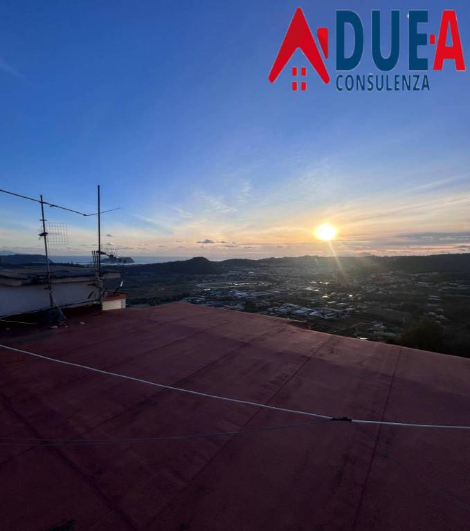 appartamento in vendita a Napoli in zona Pianura