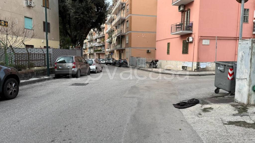 appartamento in vendita a Napoli in zona Fuorigrotta