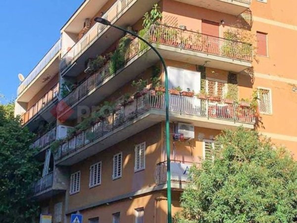 appartamento in vendita a Napoli in zona Arenella