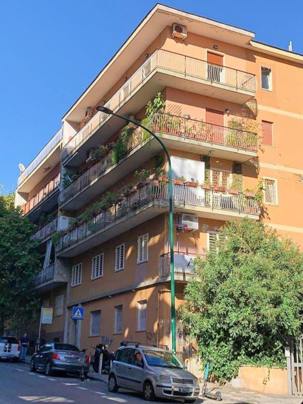 appartamento in vendita a Napoli in zona Arenella
