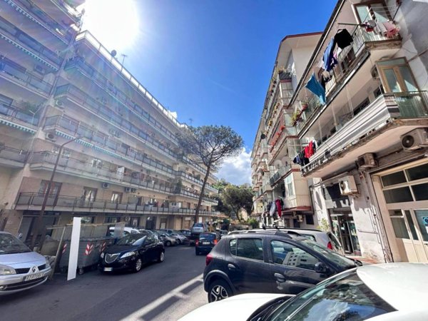 appartamento in vendita a Napoli in zona Fuorigrotta