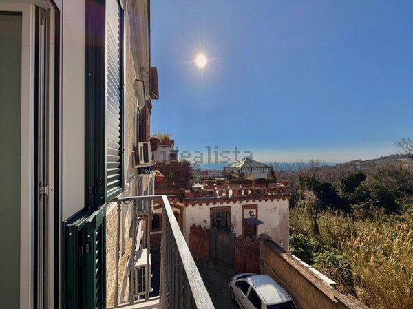 appartamento in vendita a Napoli in zona Posillipo