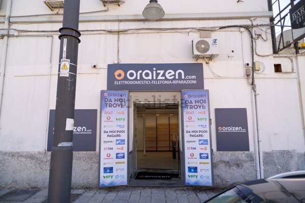 locale commerciale in vendita a Napoli in zona Poggioreale