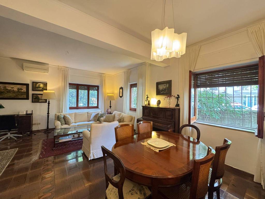 appartamento in vendita a Napoli in zona Vomero