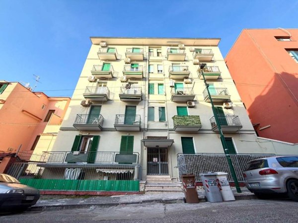 appartamento in vendita a Napoli in zona Bagnoli