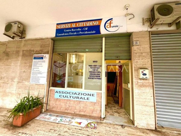 negozio in vendita a Napoli in zona Soccavo