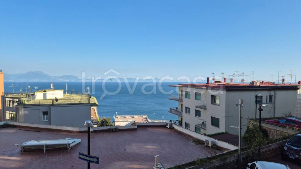 appartamento in vendita a Napoli in zona Posillipo