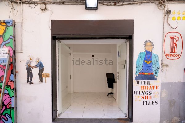 locale commerciale in vendita a Napoli in zona San Lorenzo