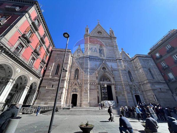 negozio in vendita a Napoli in zona Pendino / San Giuseppe