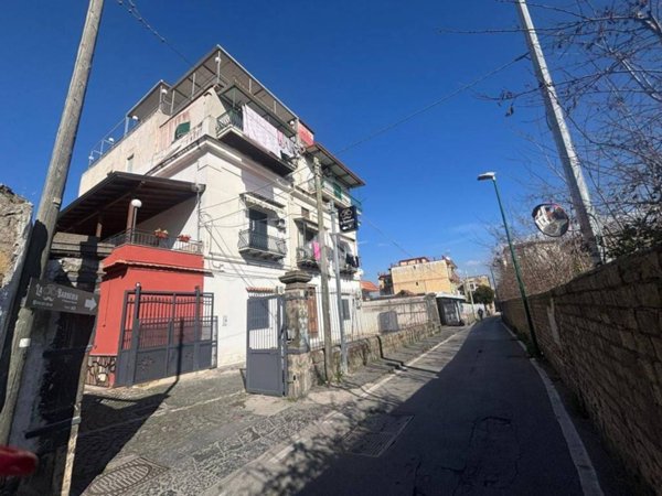 appartamento in vendita a Napoli in zona Barra