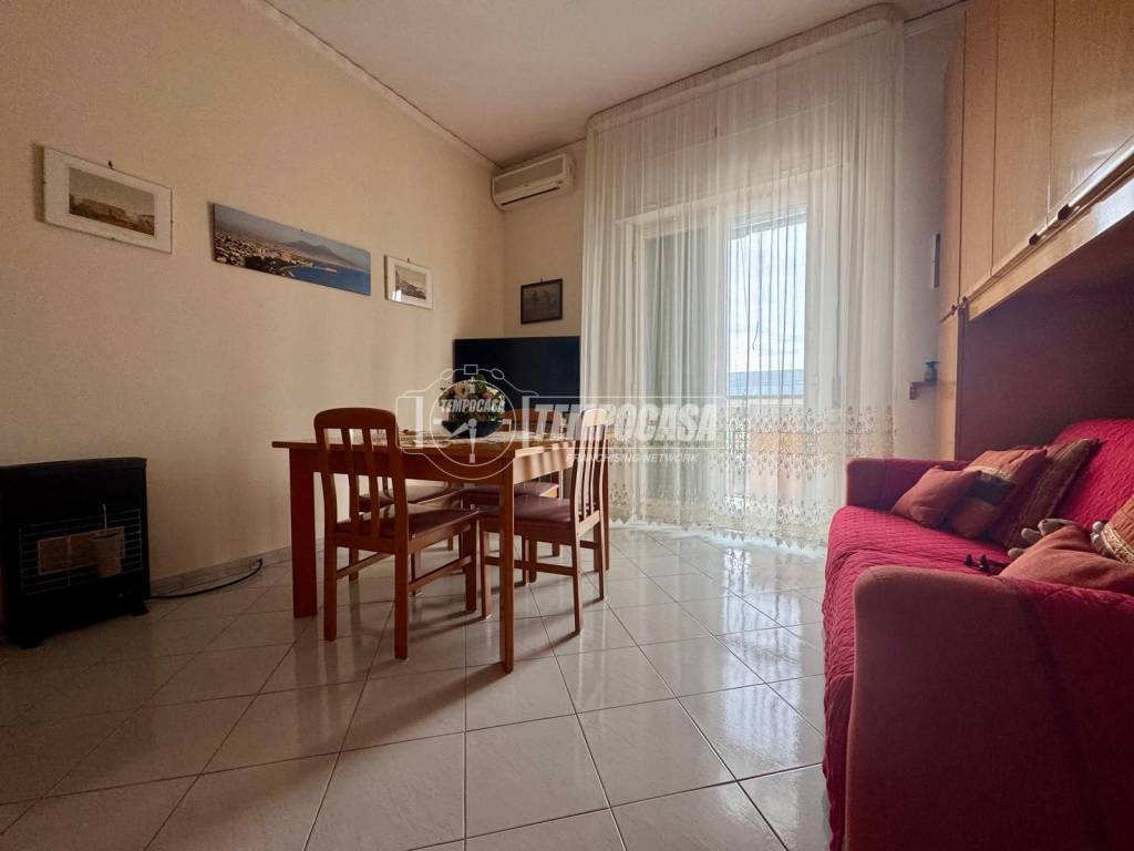 appartamento in vendita a Napoli in zona Fuorigrotta