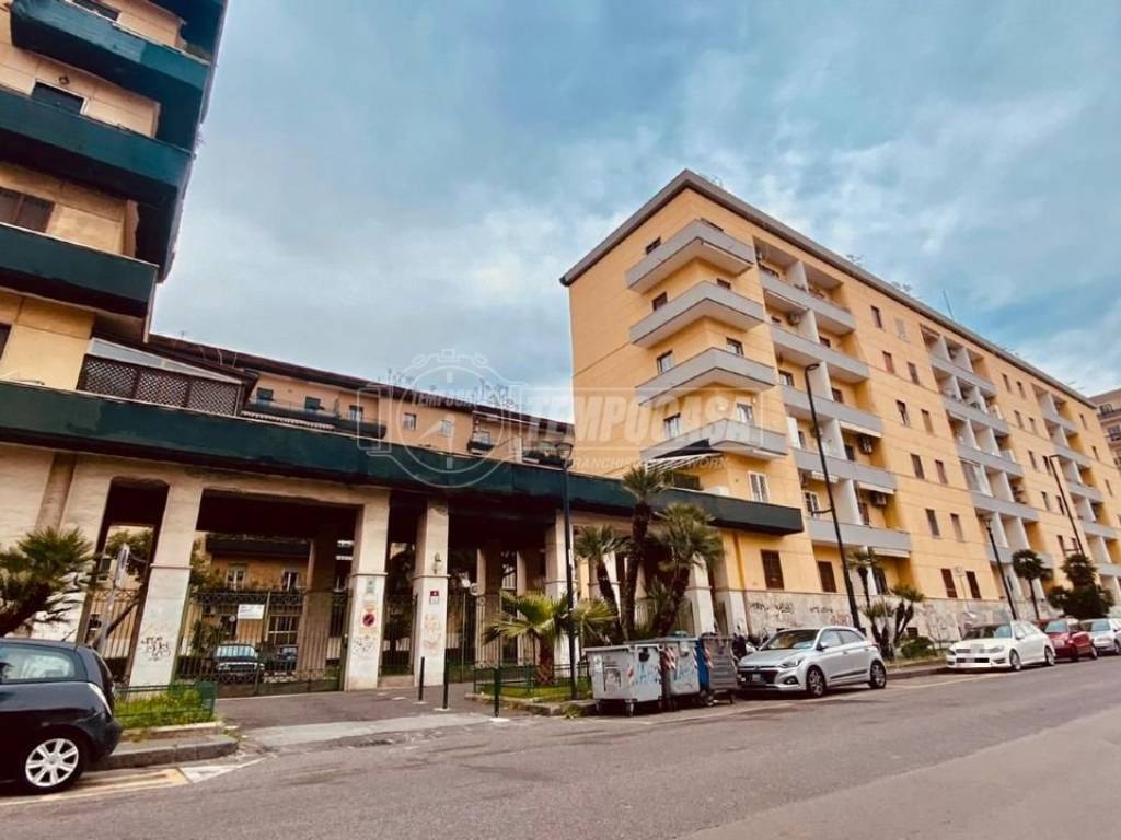 appartamento in vendita a Napoli in zona Fuorigrotta