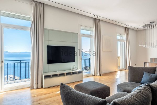 appartamento in vendita a Napoli in zona Posillipo