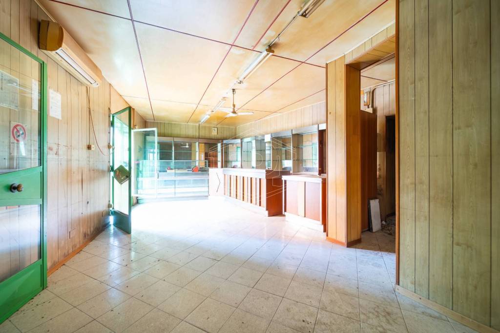 negozio in vendita a Napoli in zona Mercato