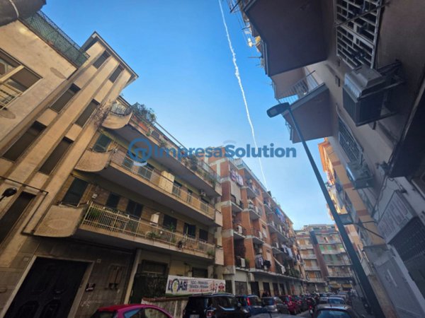 negozio in vendita a Napoli in zona Soccavo