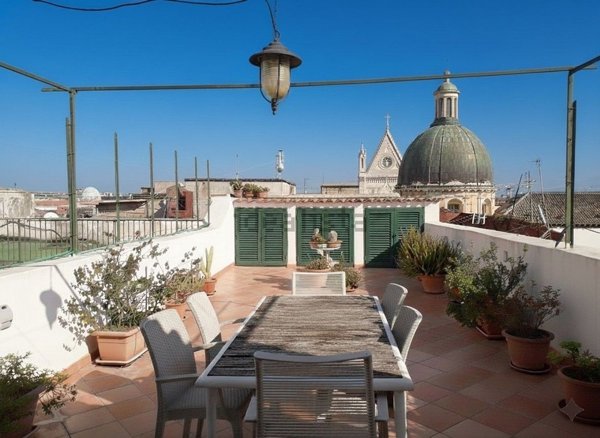 appartamento in vendita a Napoli in zona San Lorenzo