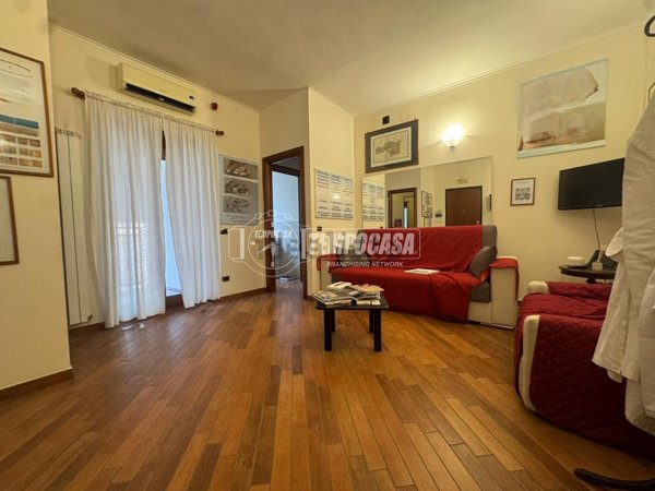 appartamento in vendita a Napoli in zona Fuorigrotta