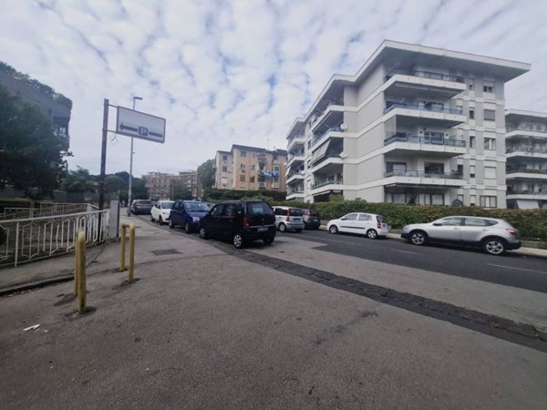ufficio in vendita a Napoli in zona Arenella