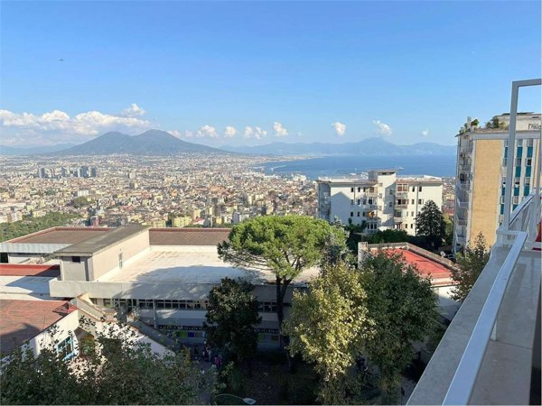 appartamento in vendita a Napoli in zona Arenella