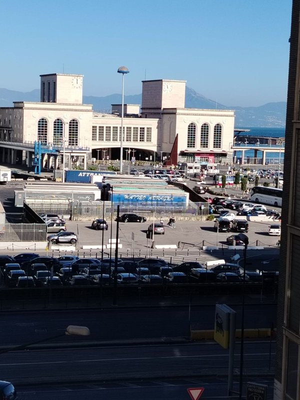 appartamento in vendita a Napoli in zona Mercato