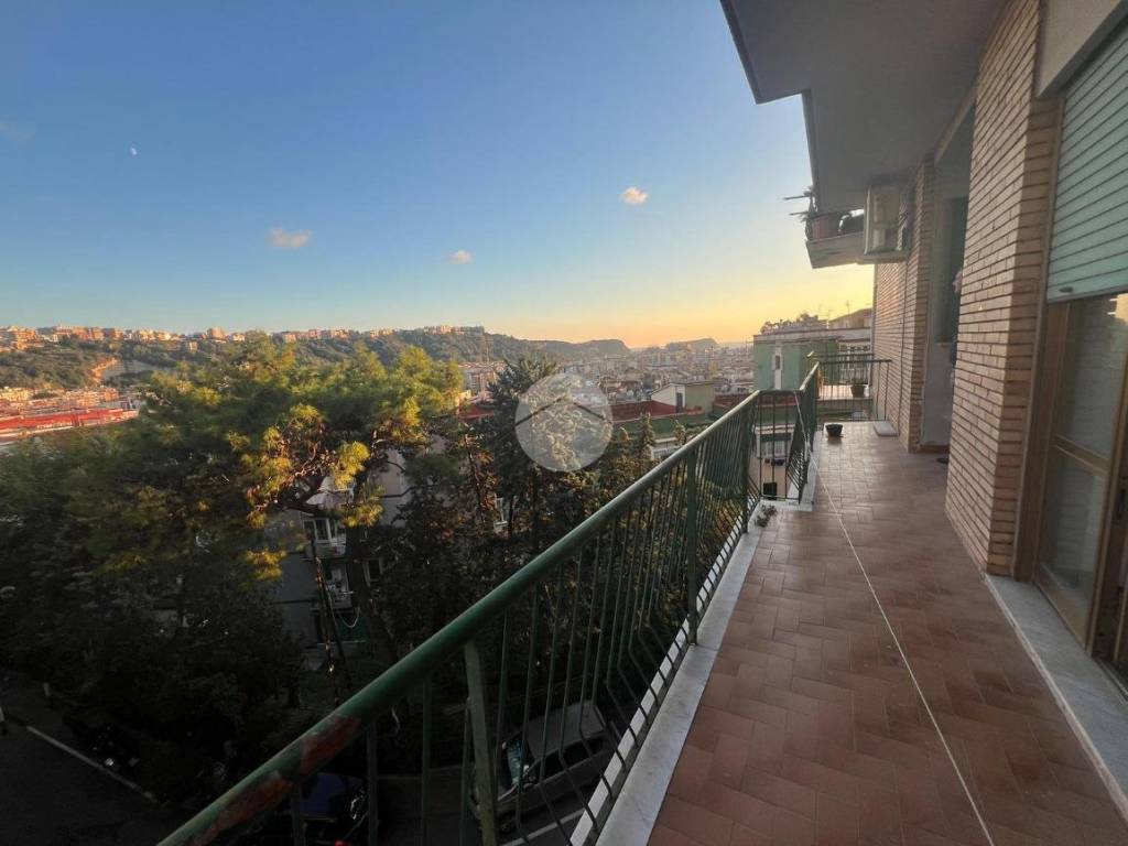 appartamento in vendita a Napoli in zona Bagnoli
