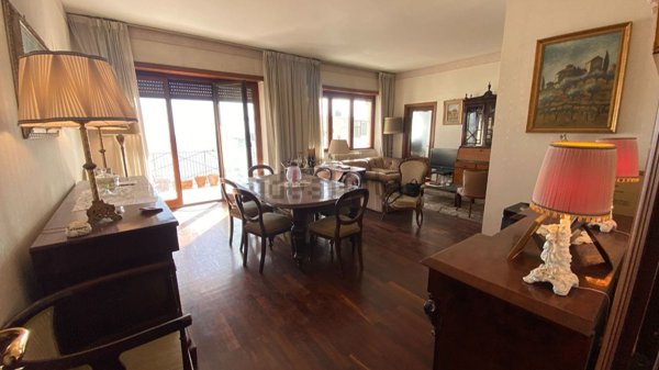 appartamento in vendita a Napoli in zona Posillipo