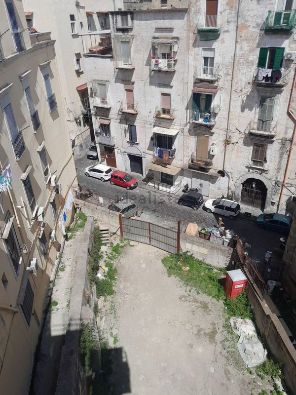 appartamento in vendita a Napoli in zona Stella