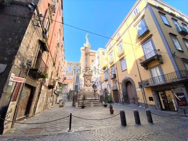 appartamento in vendita a Napoli in zona San Lorenzo
