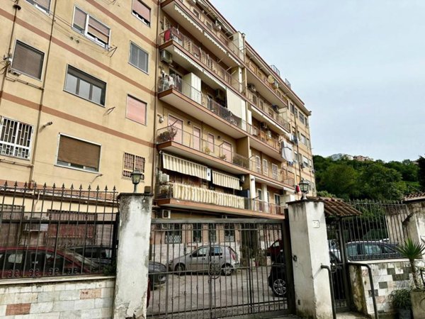 appartamento in vendita a Napoli in zona Fuorigrotta