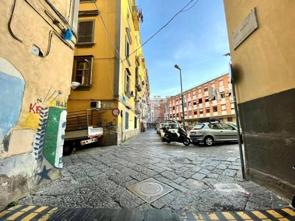 appartamento in vendita a Napoli in zona Stella