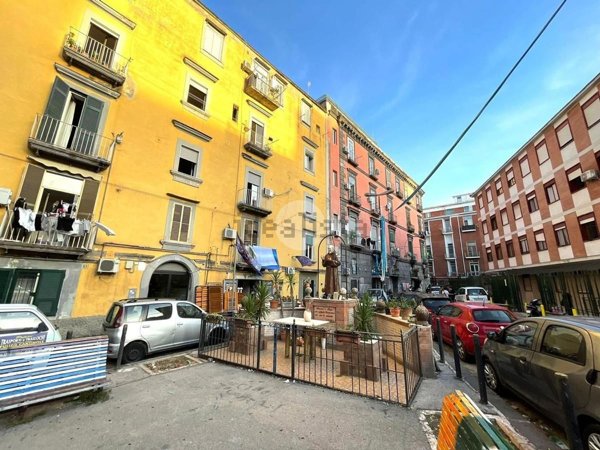 appartamento in vendita a Napoli in zona Stella