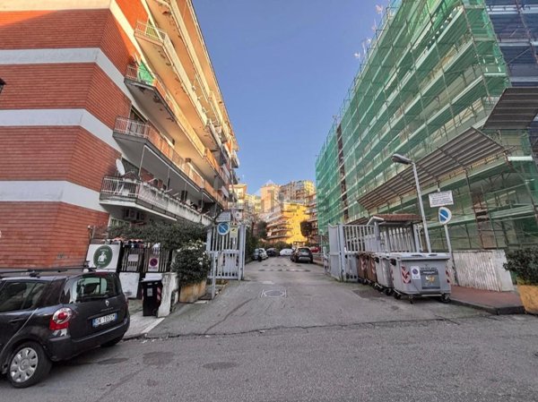 appartamento in vendita a Napoli in zona Vomero