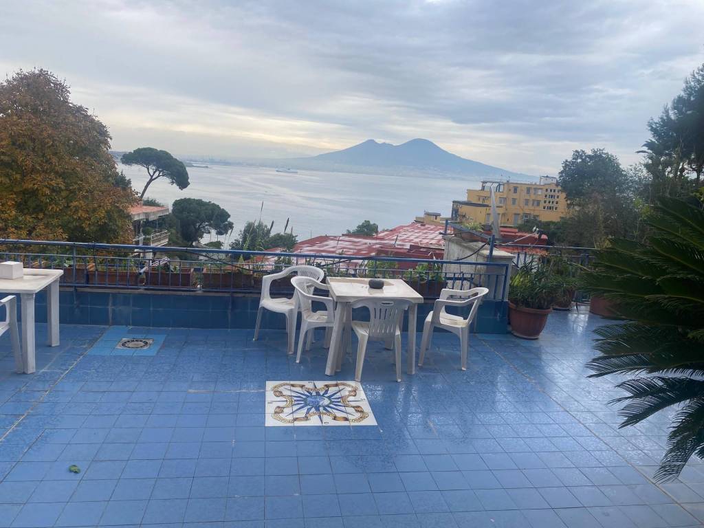 appartamento in vendita a Napoli in zona Posillipo