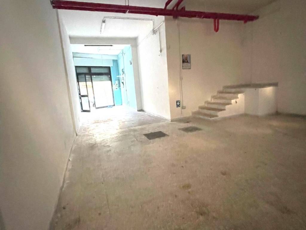 negozio in vendita a Napoli in zona Chiaiano