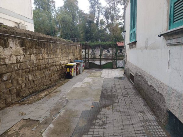 appartamento in vendita a Napoli in zona Bagnoli