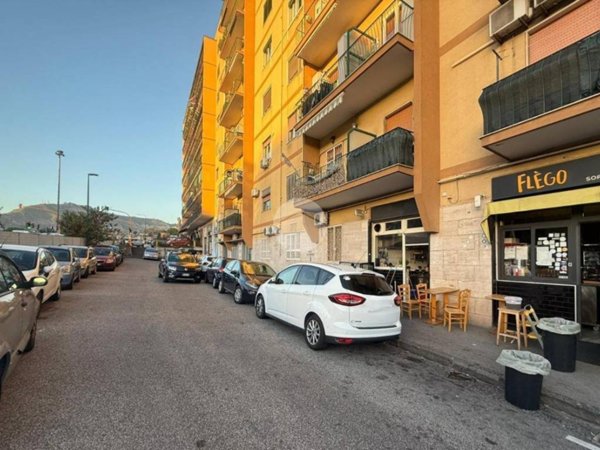 appartamento in vendita a Napoli in zona Fuorigrotta