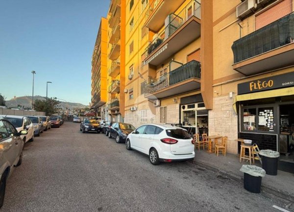 appartamento in vendita a Napoli in zona Fuorigrotta