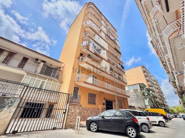 appartamento in vendita a Napoli in zona Pianura